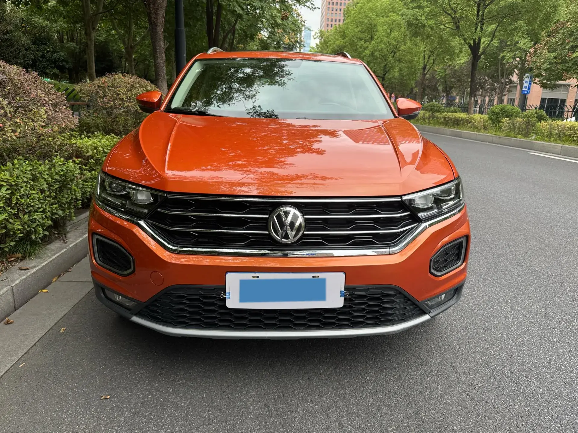 2018 VOLKSWAGEN T-ROC thumbnail 2