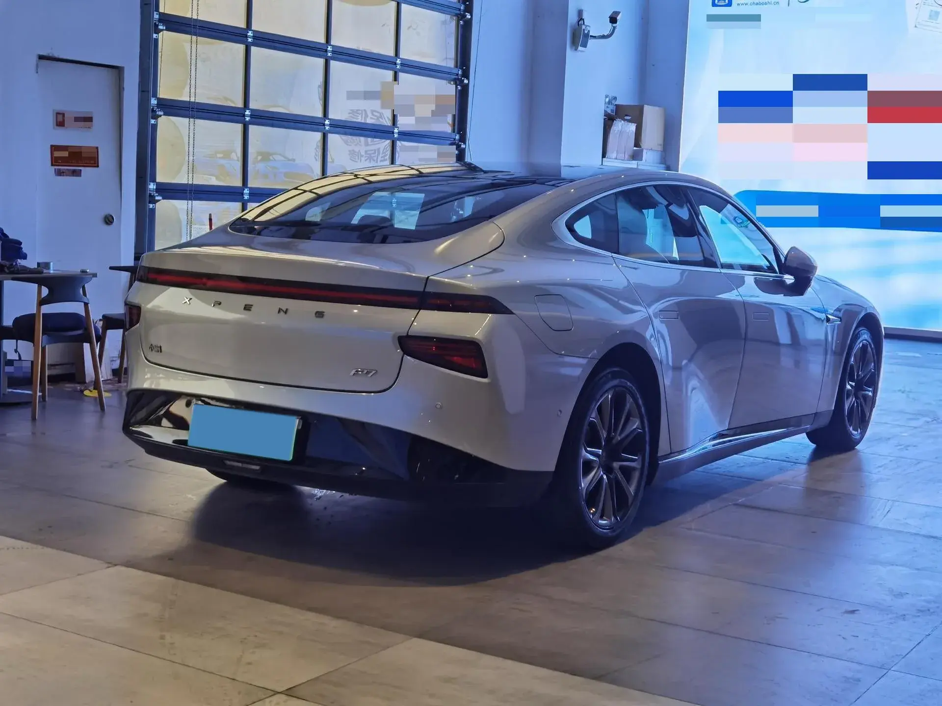 2021 XPENG P7 thumbnail 4