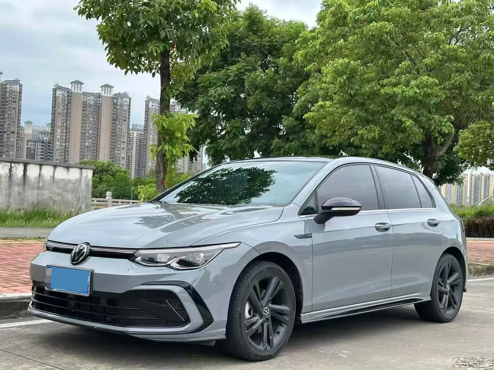 2021 VOLKSWAGEN GOLF view 1