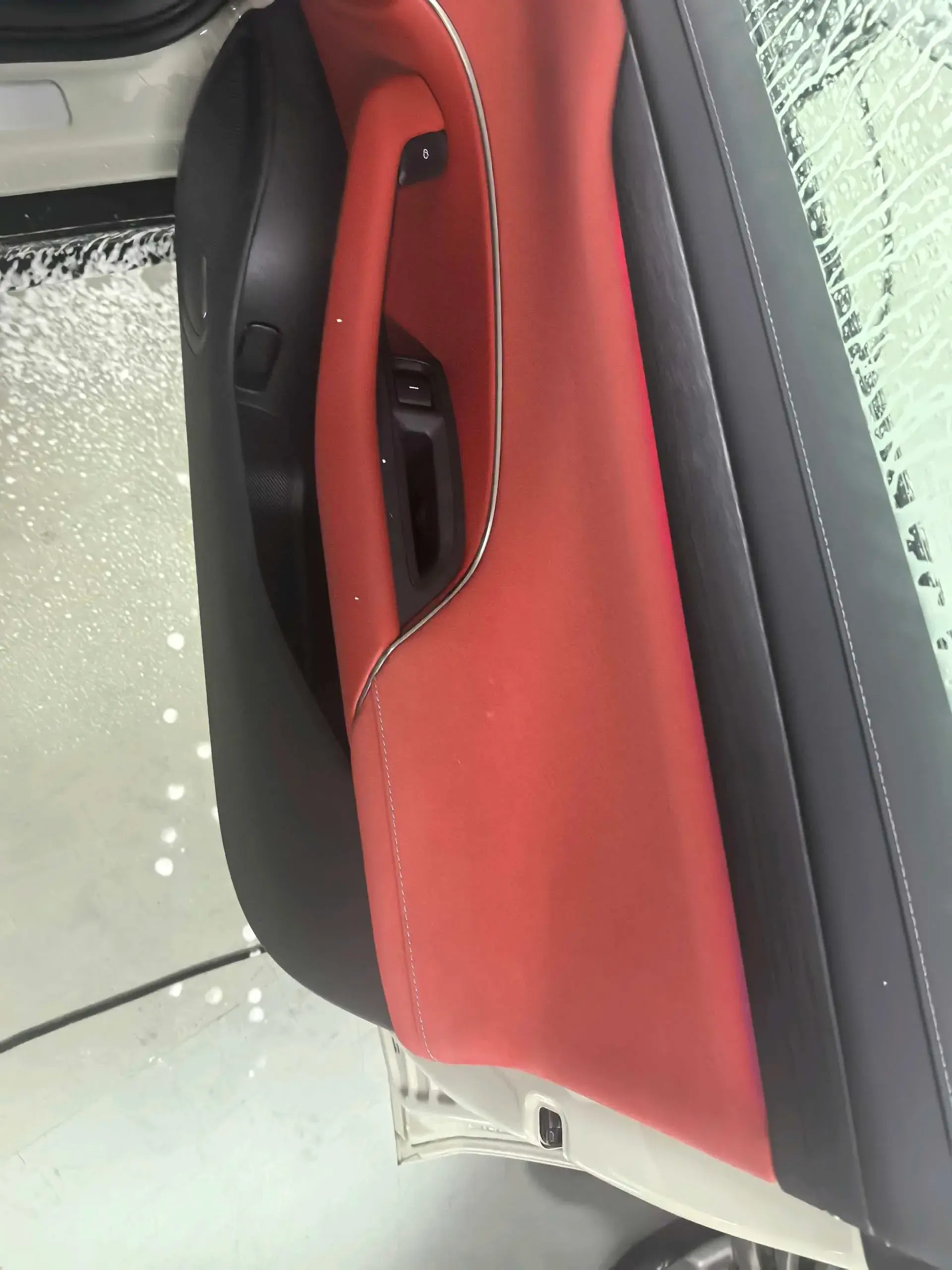 2024 MI SU7 thumbnail 4