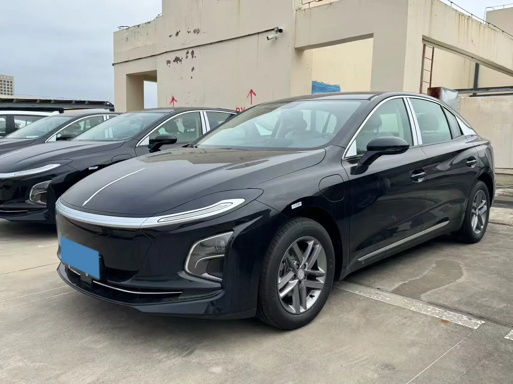 2025 HONGQI E-QM5 view 1