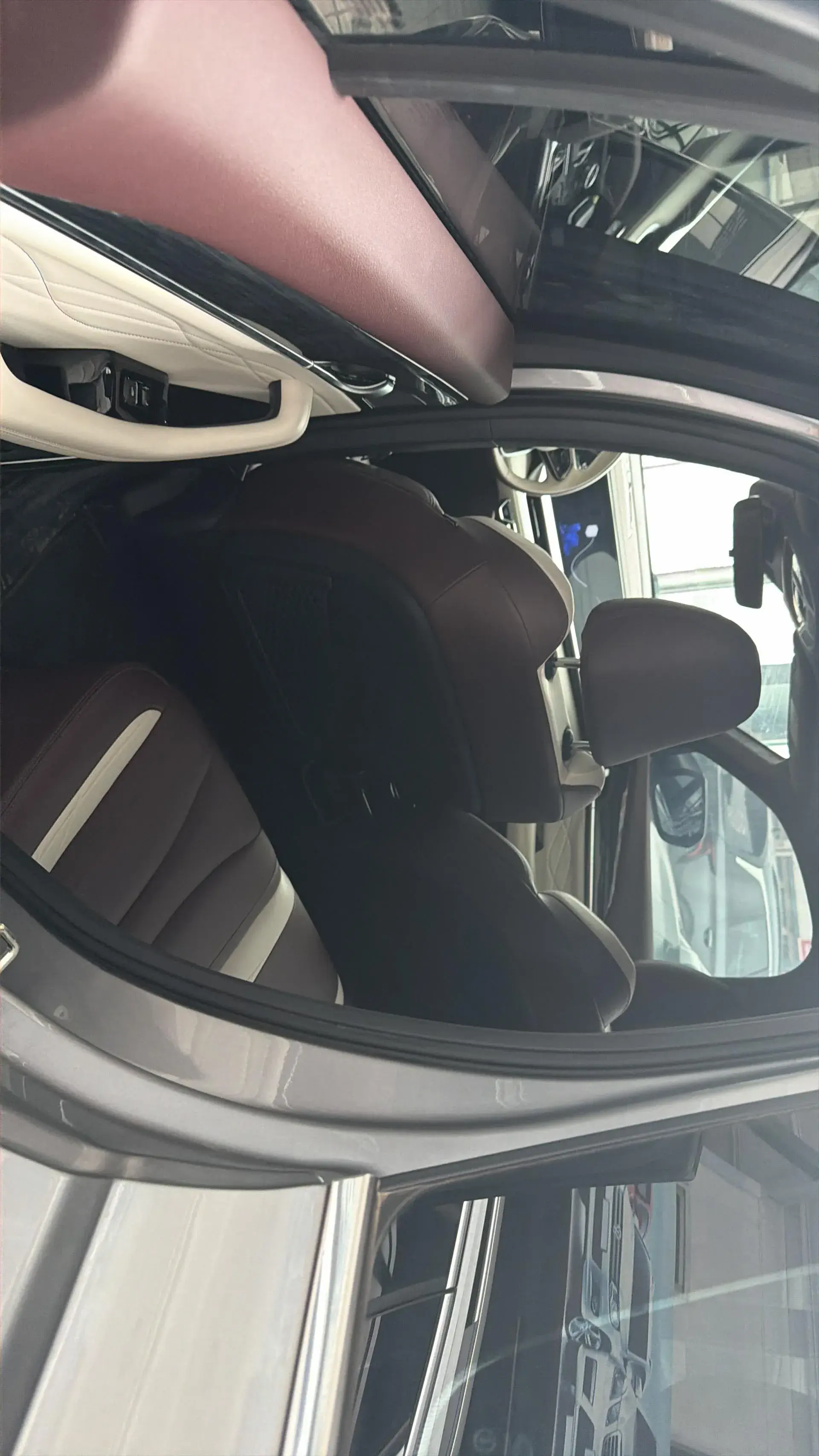 2024 GEELY MONJARO thumbnail 3