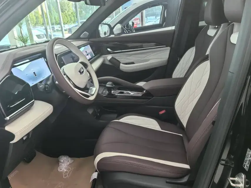 2024 GEELY MONJARO thumbnail 3