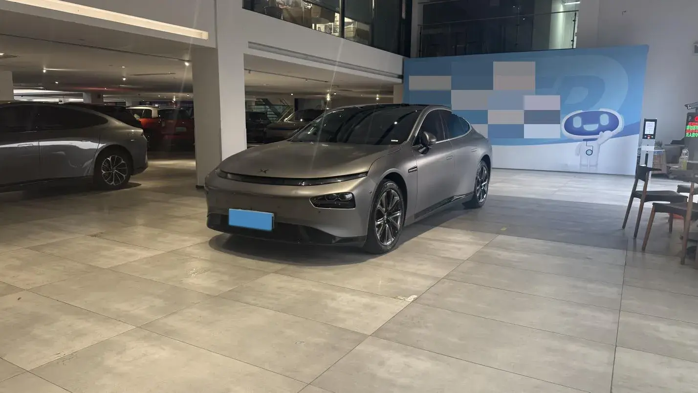 2022 XPENG P7 view 1