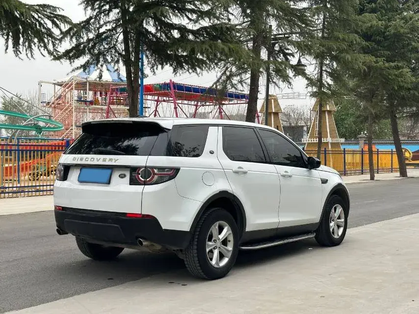 2018 LAND ROVER thumbnail 4