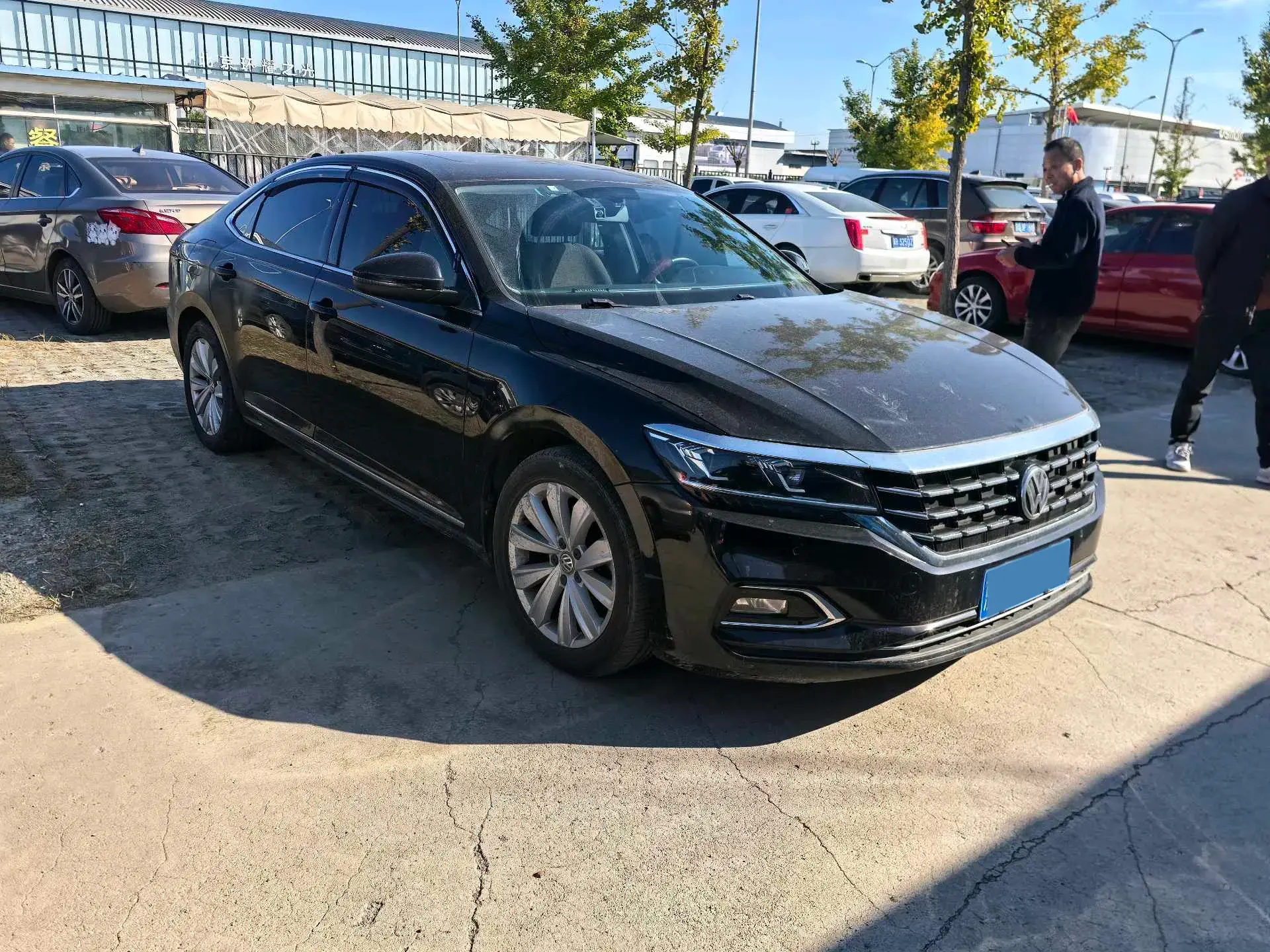 2019 VOLKSWAGEN PASSAT thumbnail 3