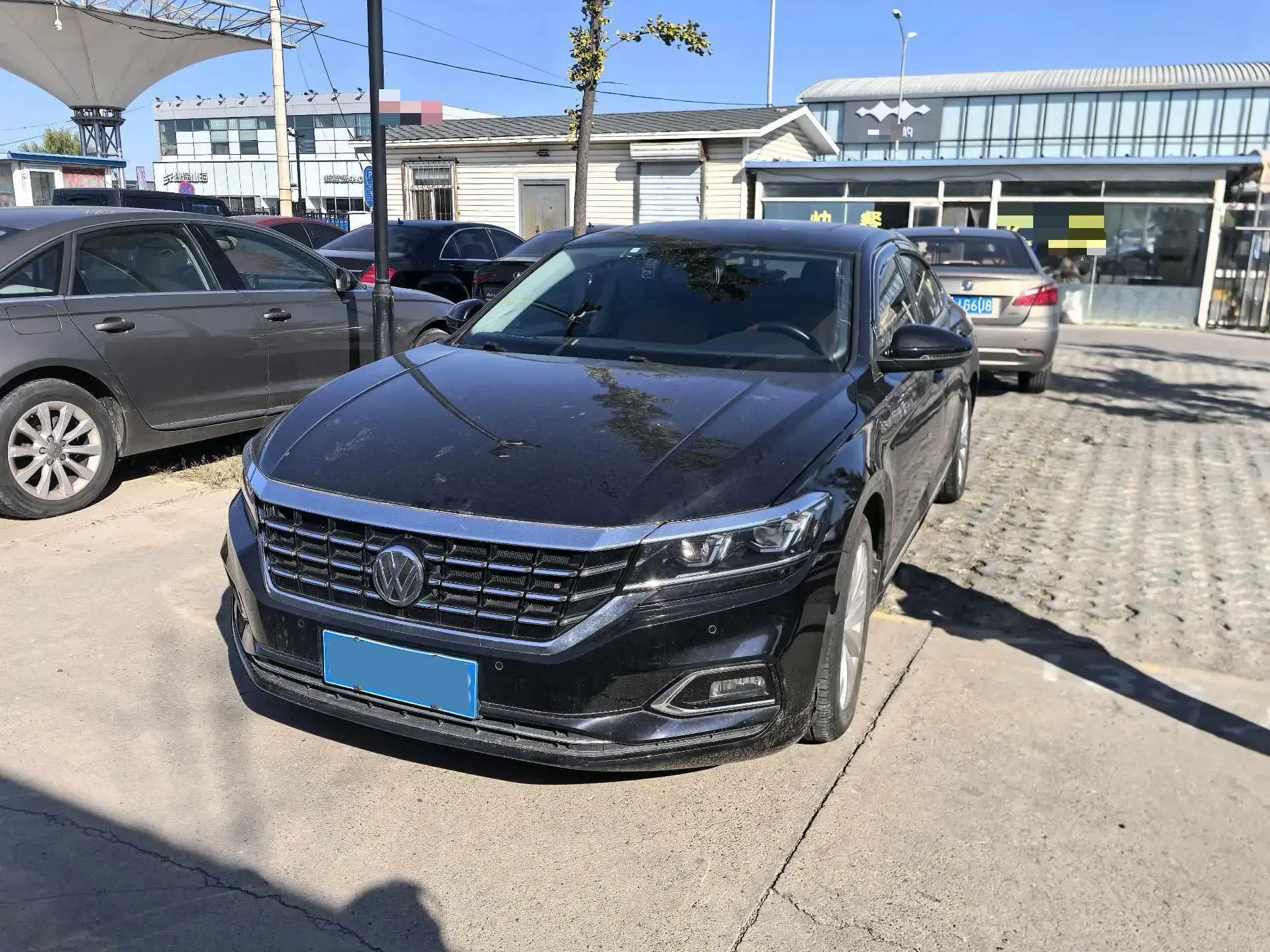 2019 VOLKSWAGEN PASSAT view 1