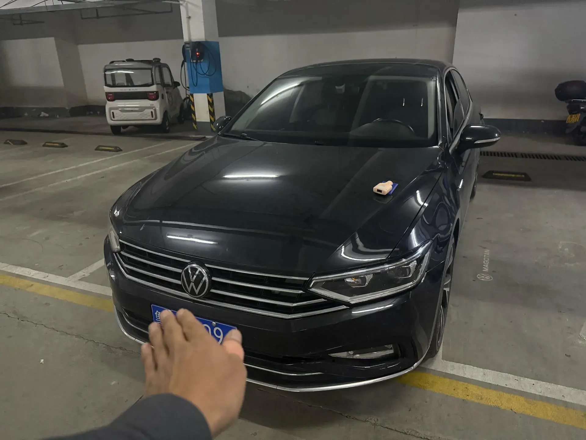 2020 VOLKSWAGEN MAGOTAN view 1