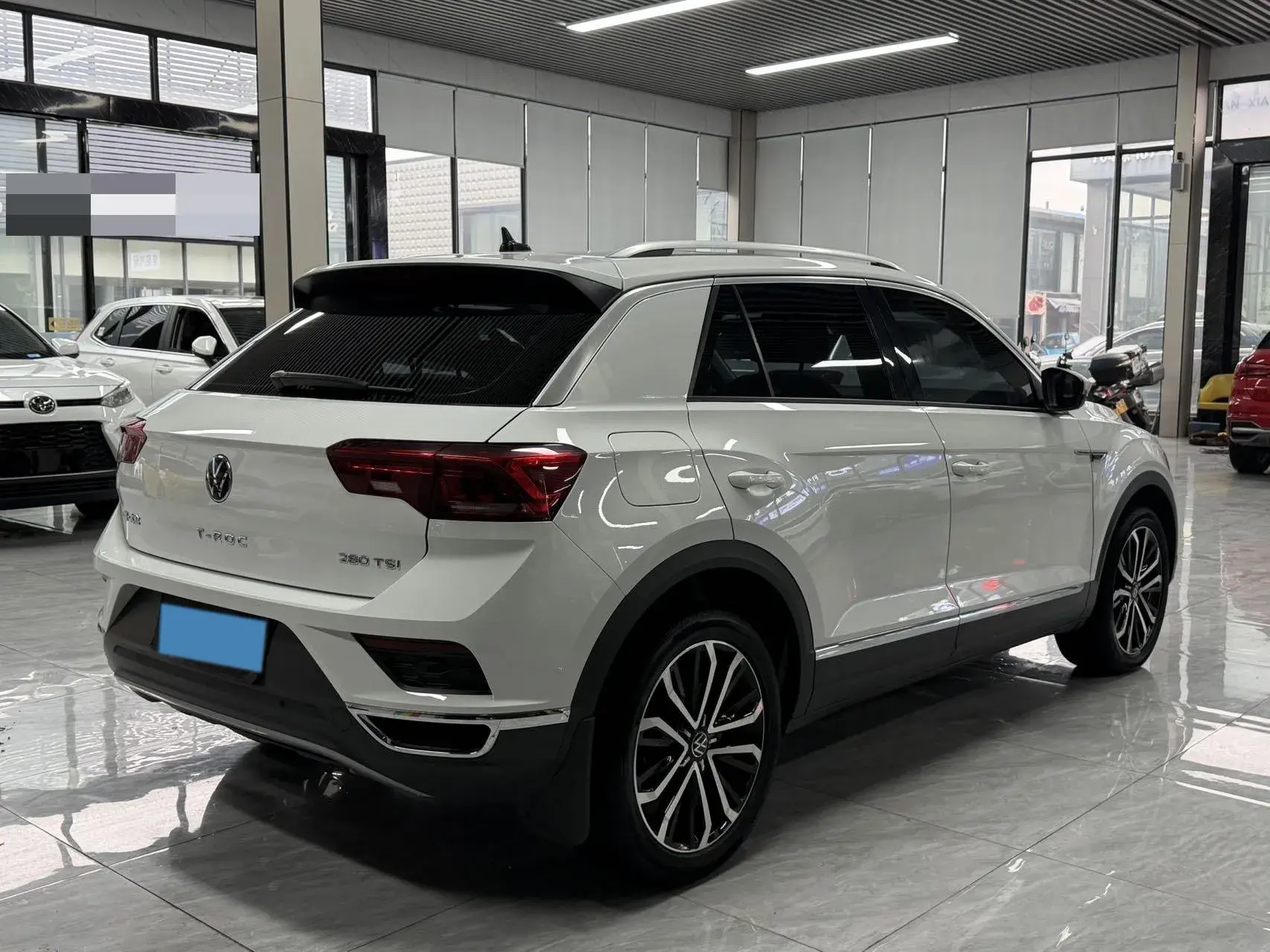 2022 VOLKSWAGEN T-ROC thumbnail 4