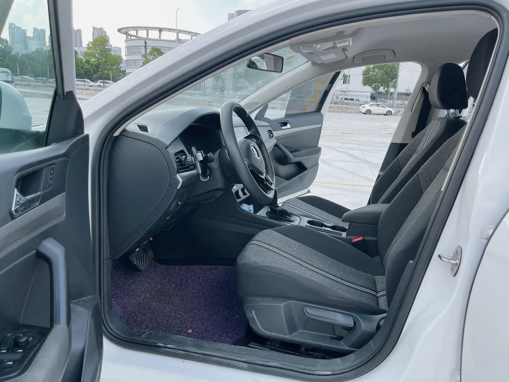 2021 VOLKSWAGEN LAVIDA thumbnail 4