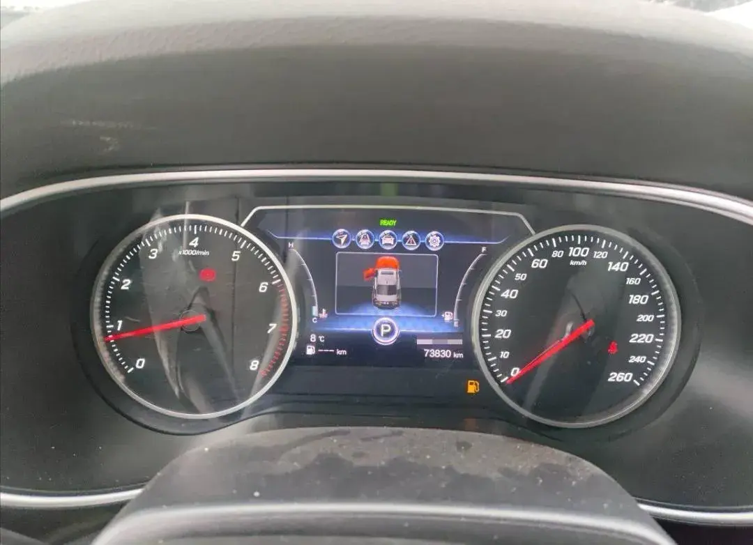 2020 HONGQI H5 thumbnail 4