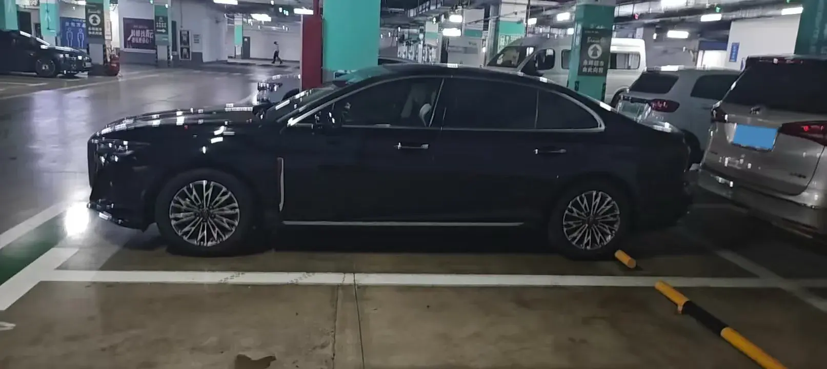 2023 HONGQI H5 thumbnail 2