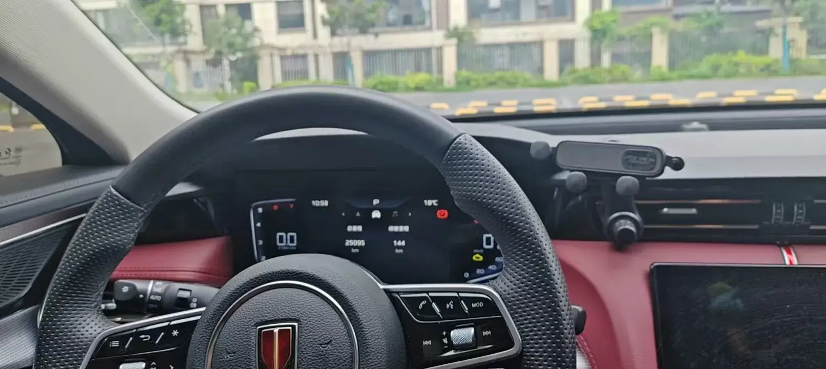 2023 HONGQI H5 thumbnail 3