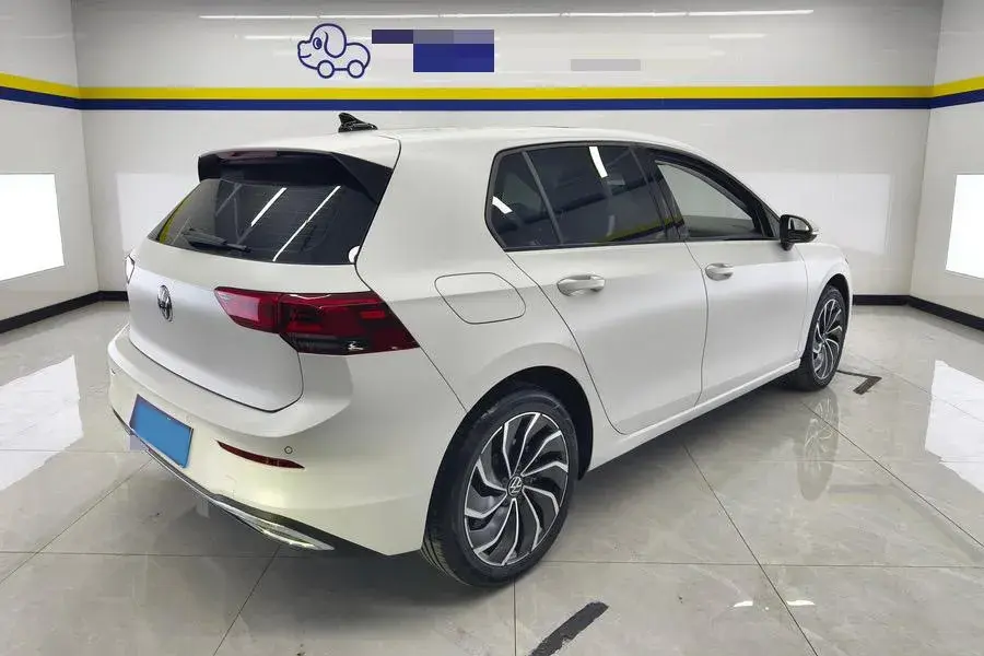 2021 VOLKSWAGEN GOLF thumbnail 2