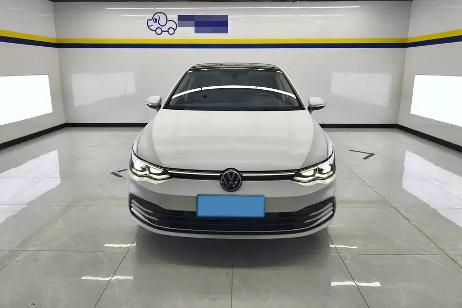 2021 VOLKSWAGEN GOLF thumbnail 3