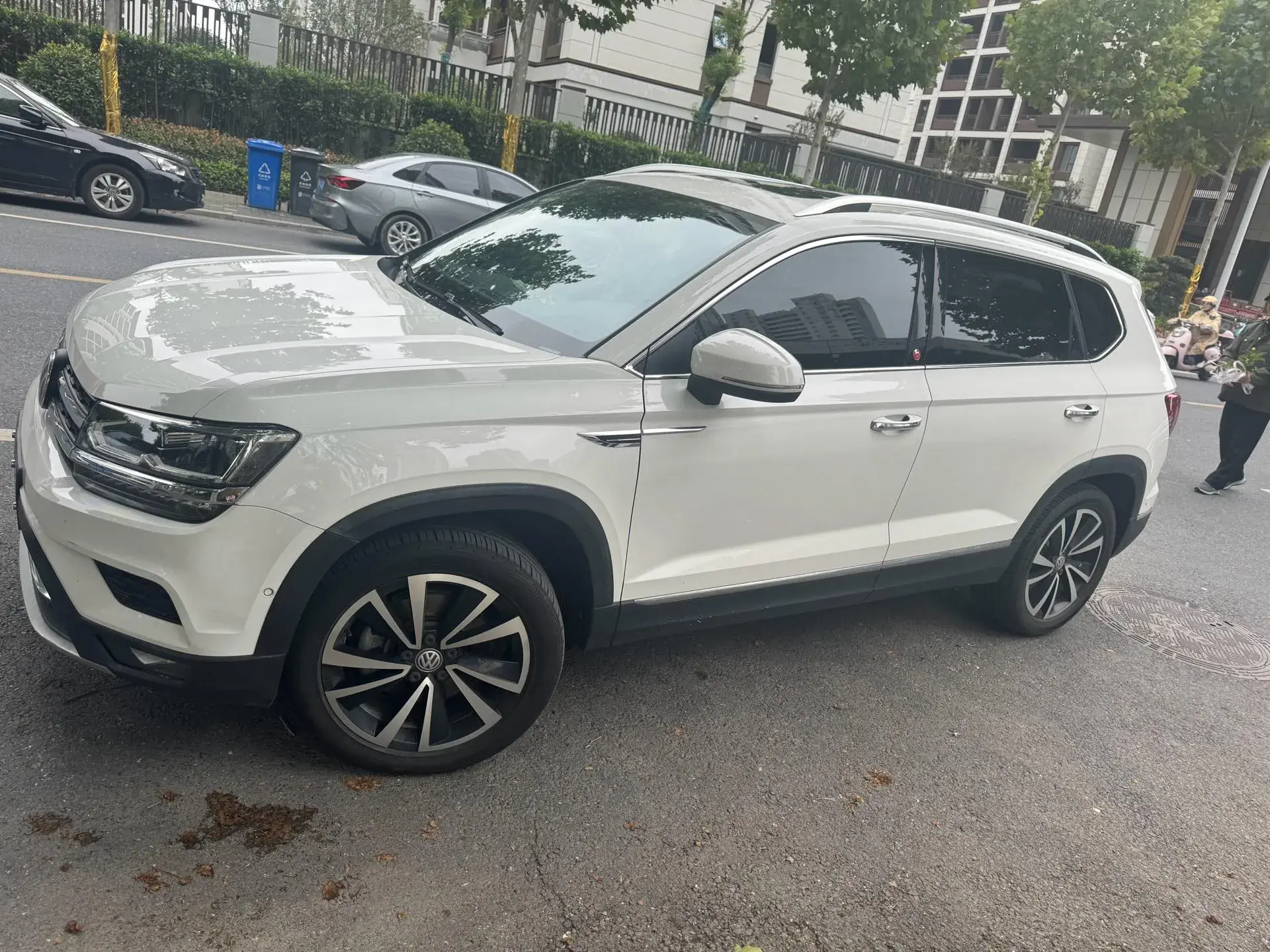 2019 VOLKSWAGEN THARU thumbnail 2