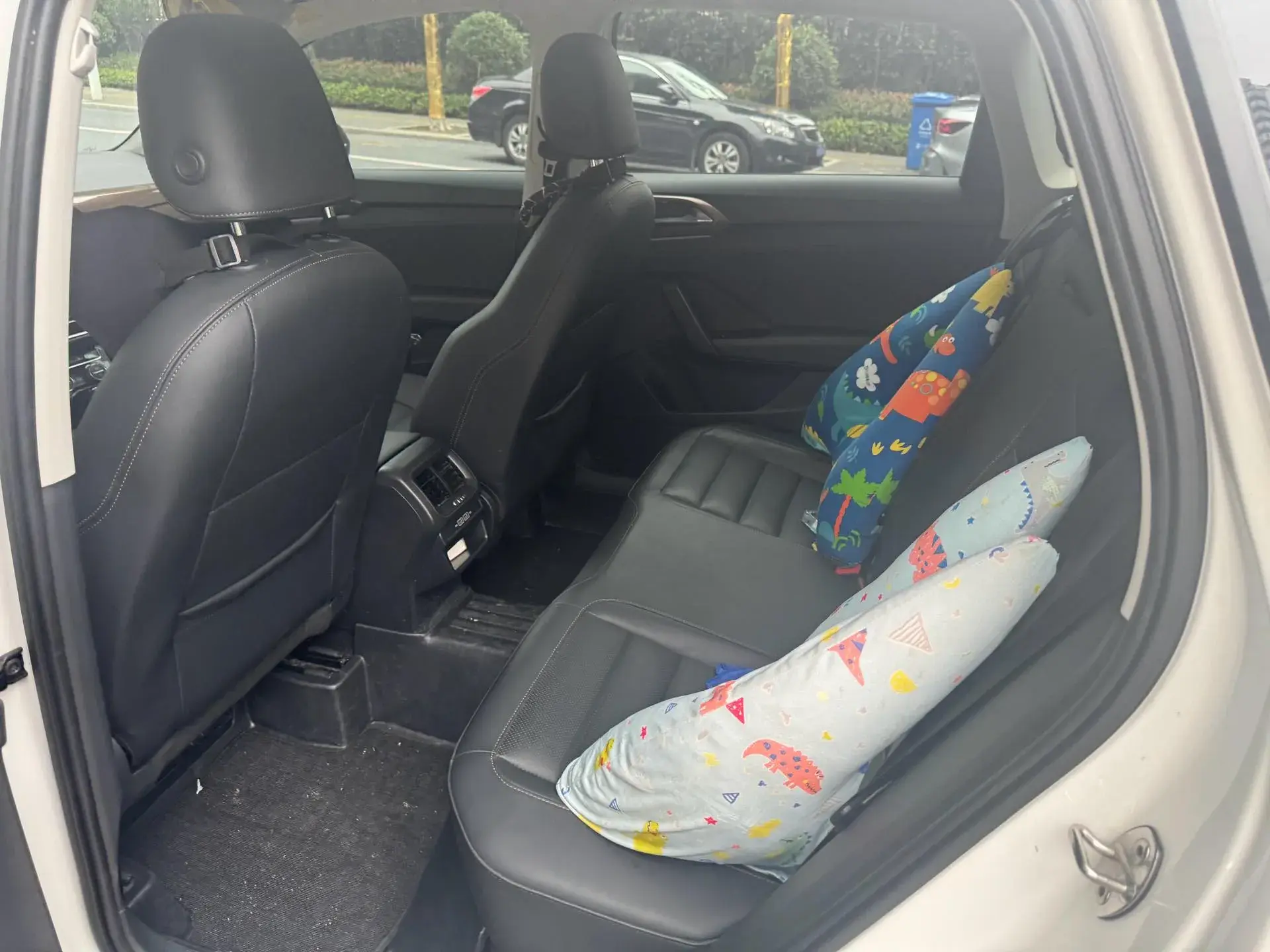 2019 VOLKSWAGEN THARU thumbnail 4