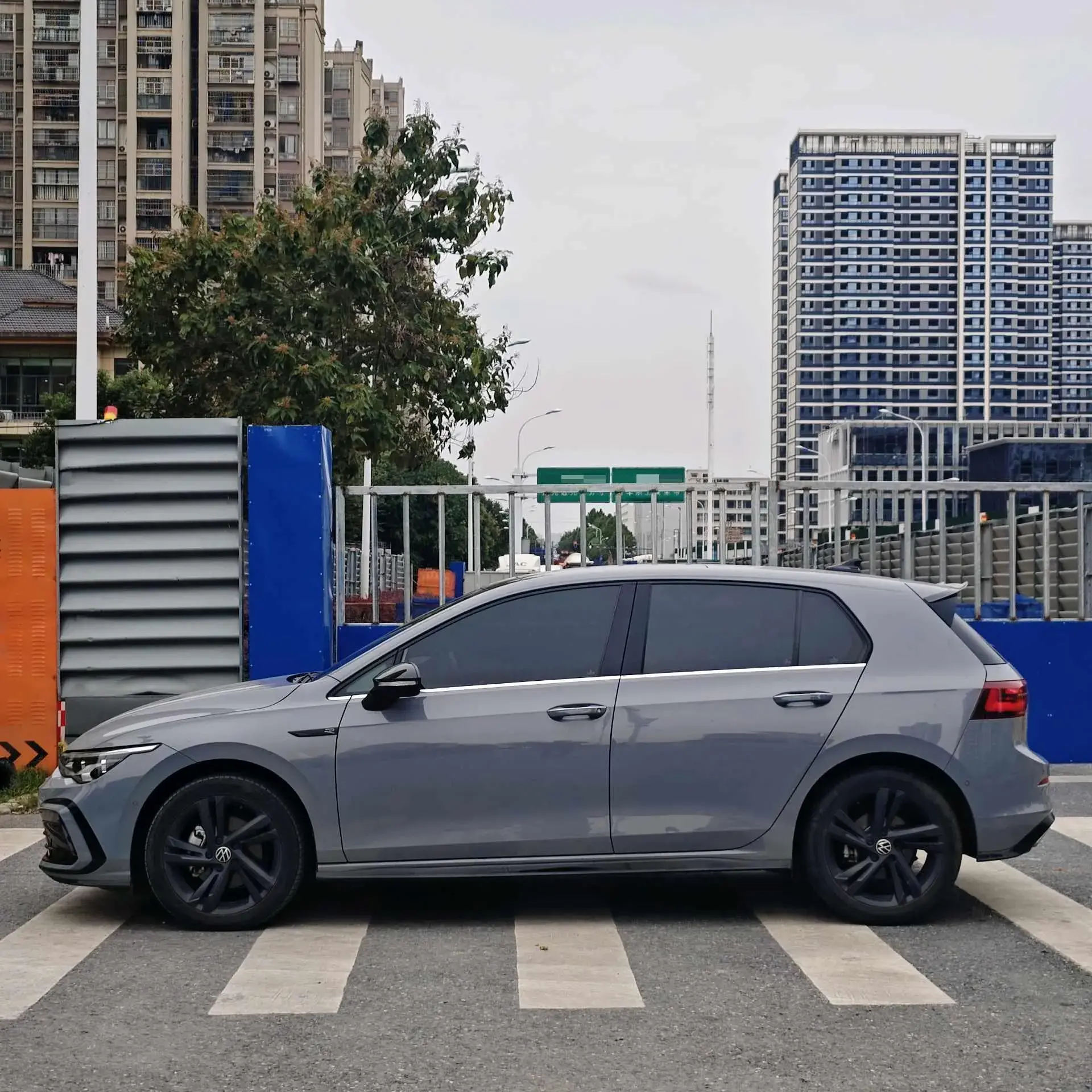 2021 VOLKSWAGEN GOLF thumbnail 4