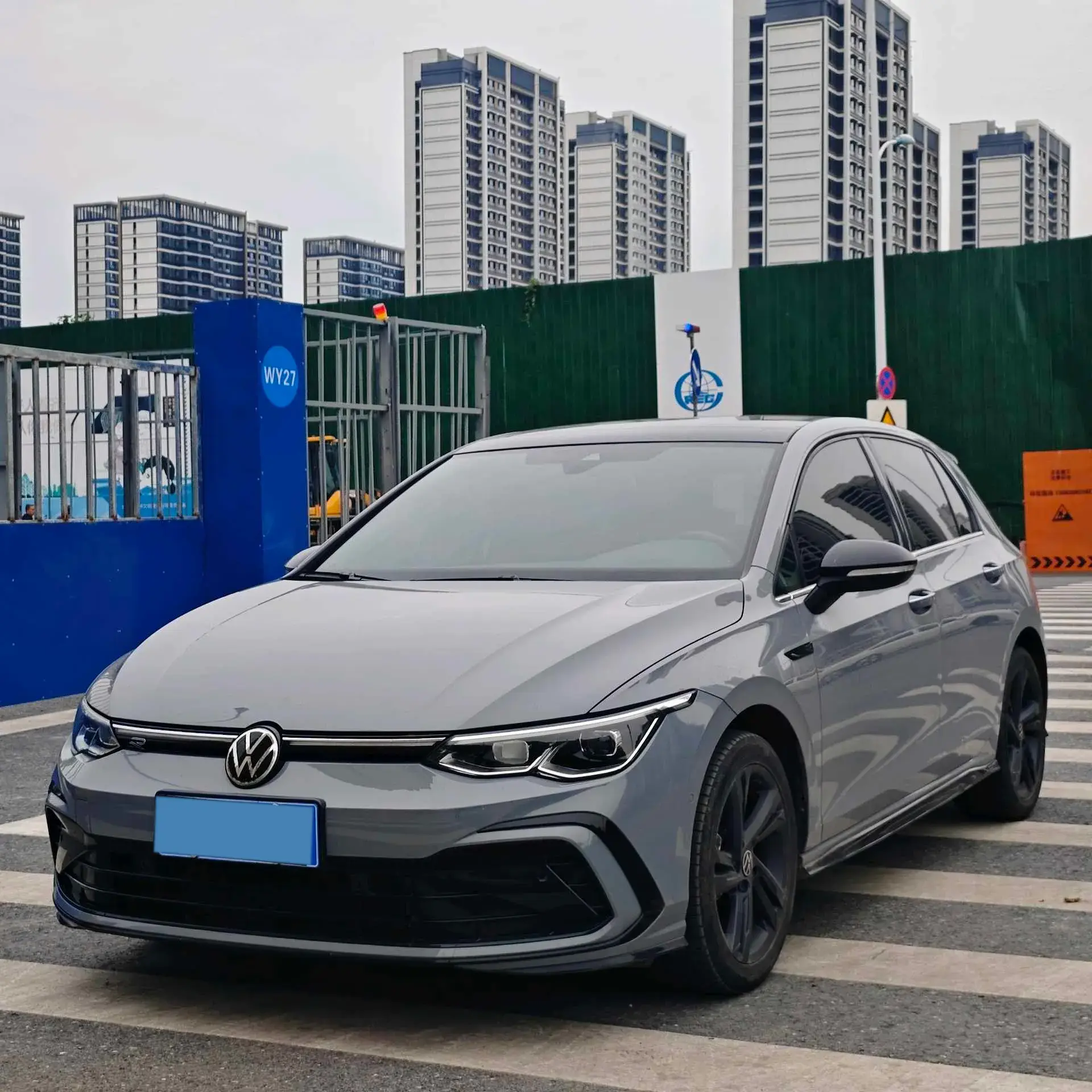 2021 VOLKSWAGEN GOLF view 1