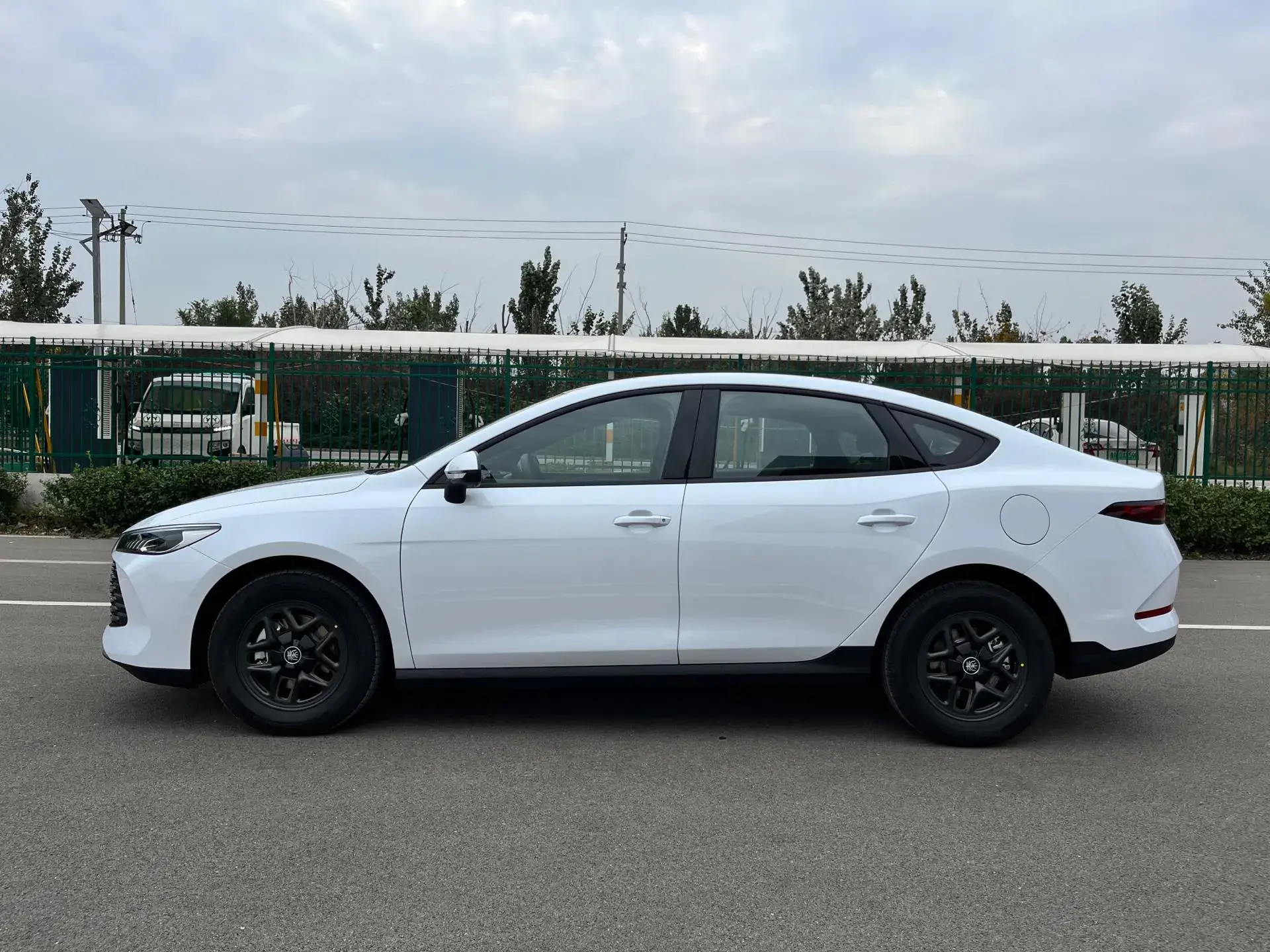 2025 BYD QIN thumbnail 4