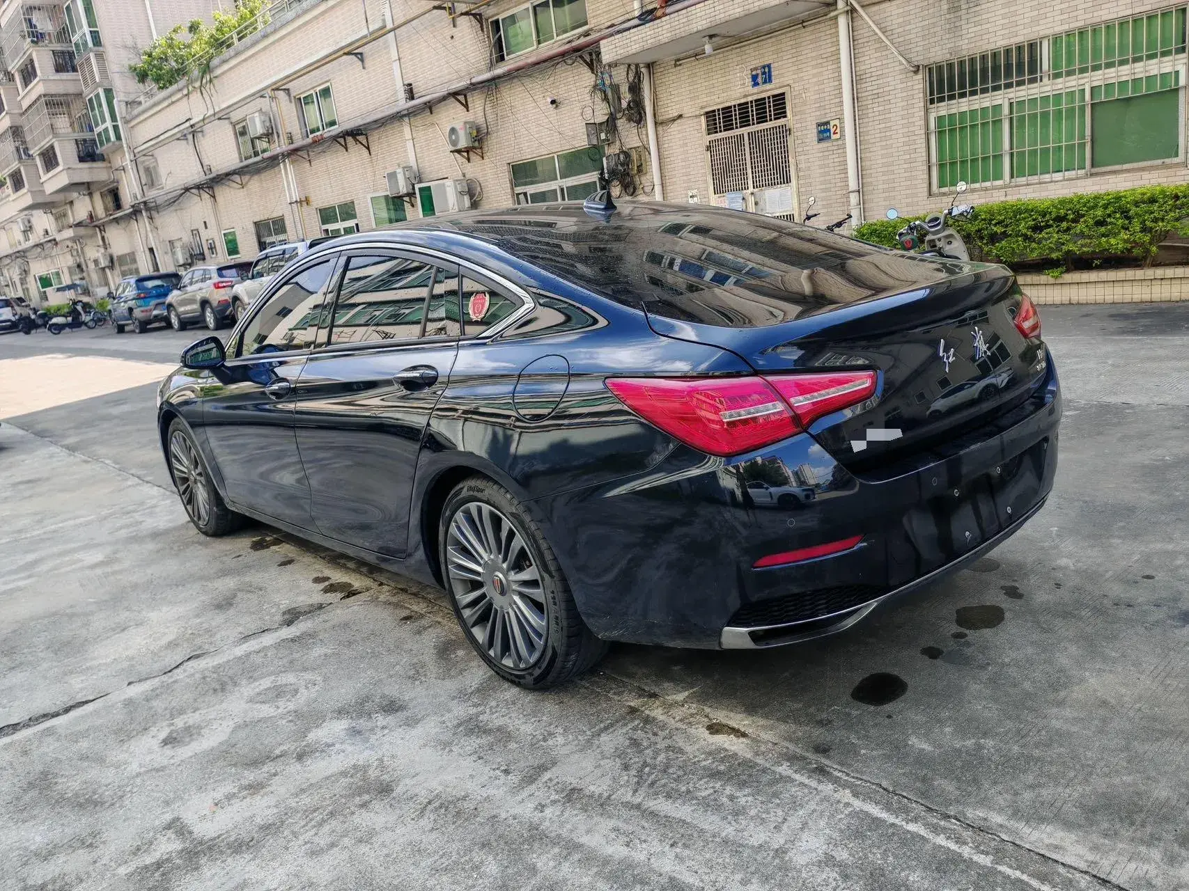 2020 HONGQI H5 thumbnail 4