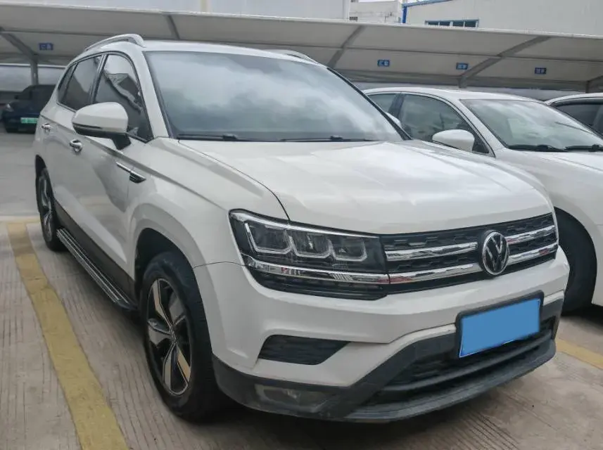 2021 VOLKSWAGEN THARU thumbnail 3