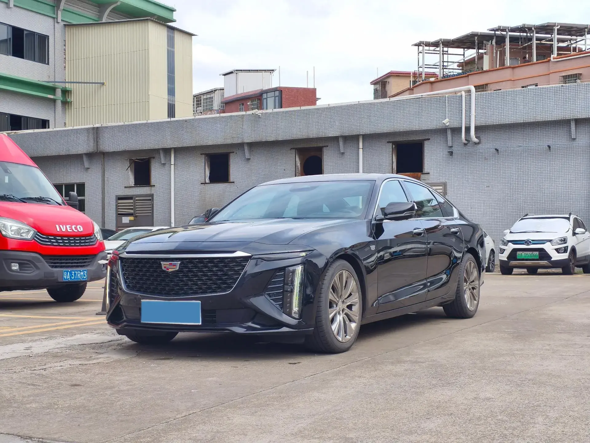 2023 CADILLAC CT6 view 1