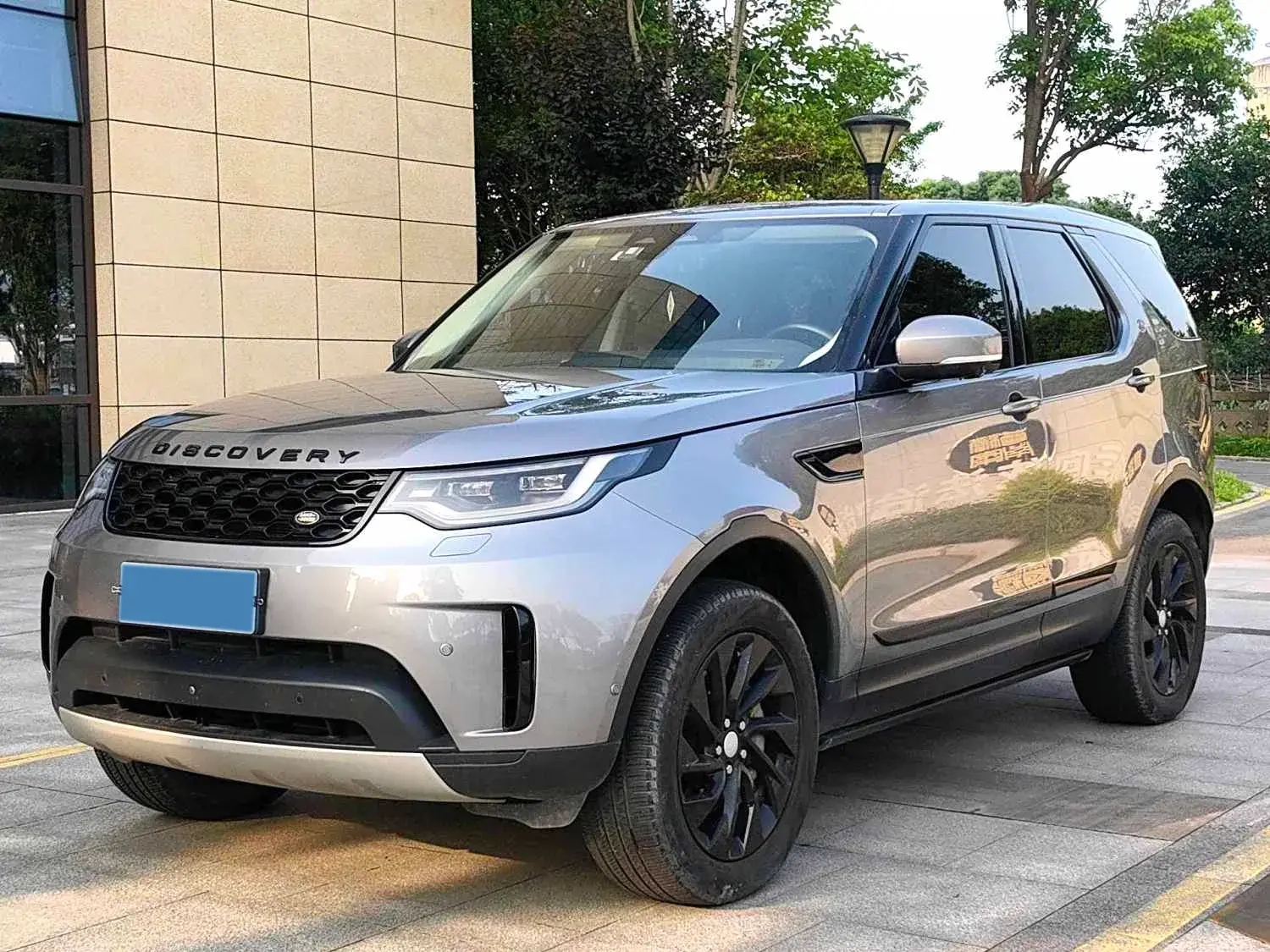 2021 LAND ROVER view 1