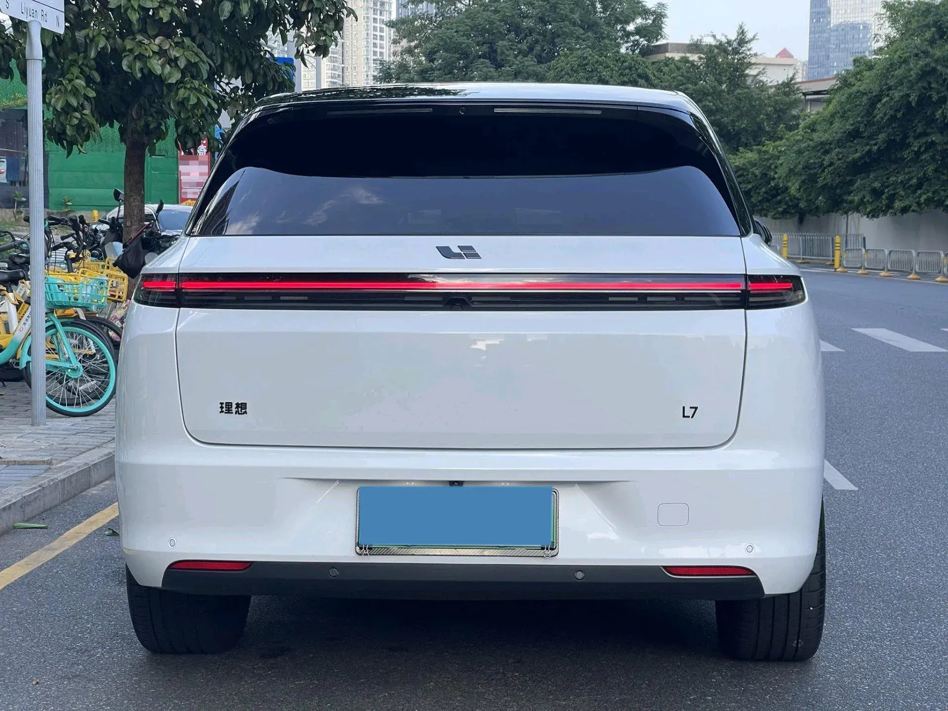 2023 LI L7 thumbnail 3