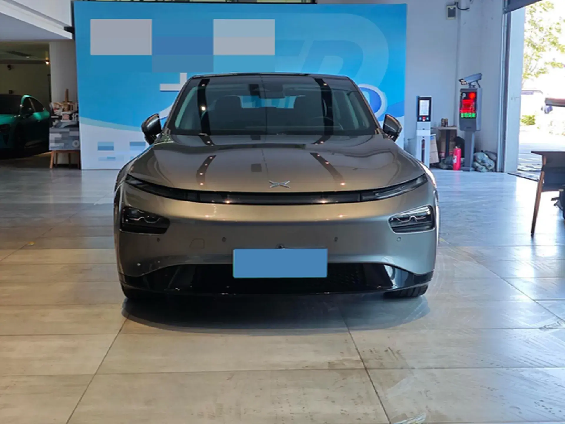 2020 XPENG P7 thumbnail 2