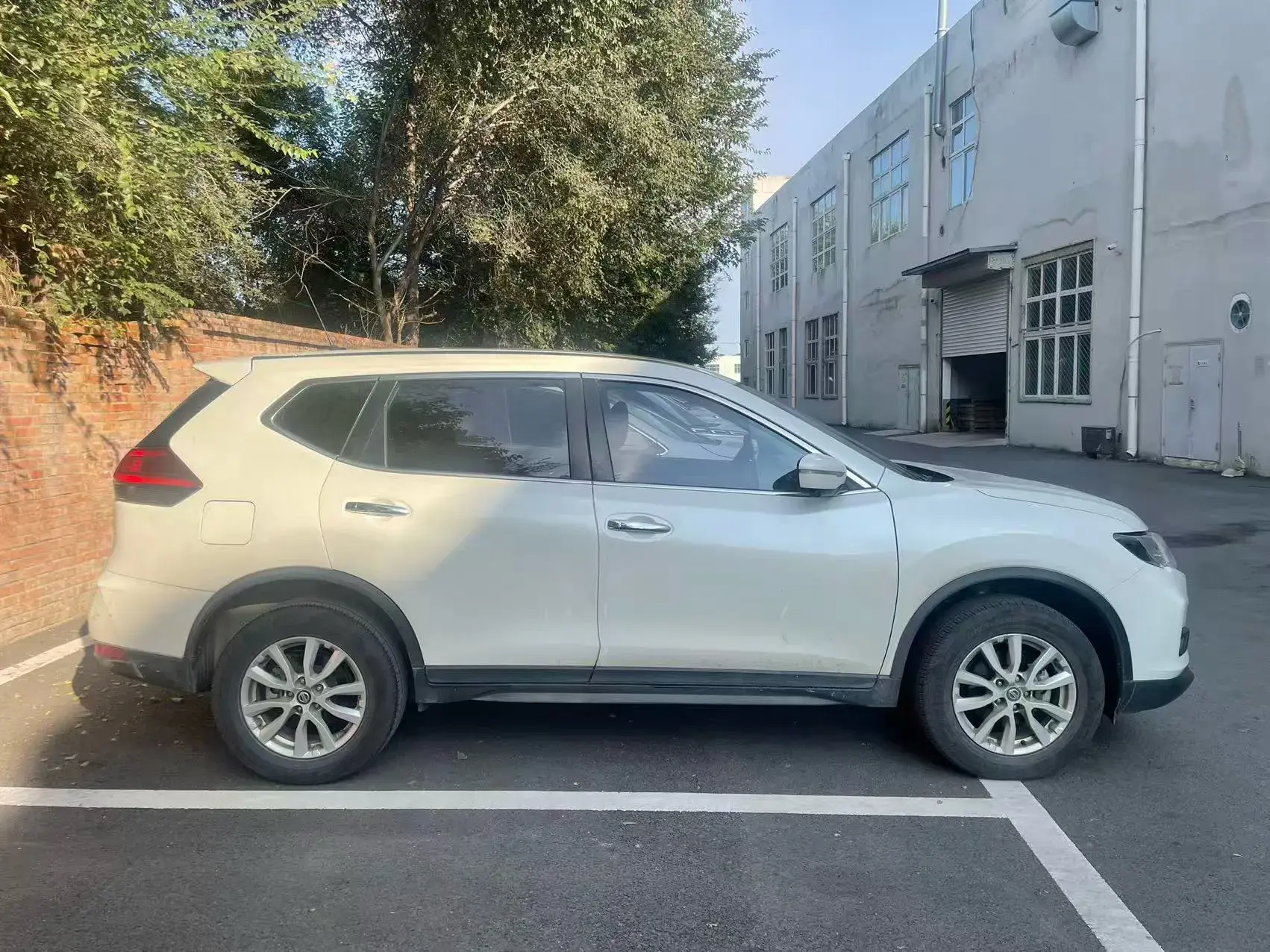 2019 NISSAN X-TRAIL thumbnail 2