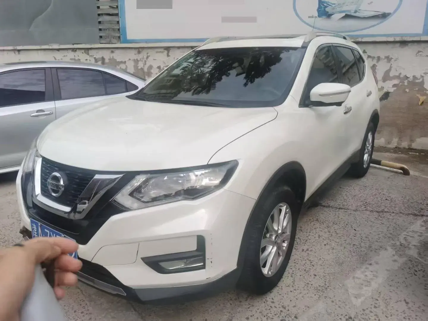 2019 NISSAN X-TRAIL view 1