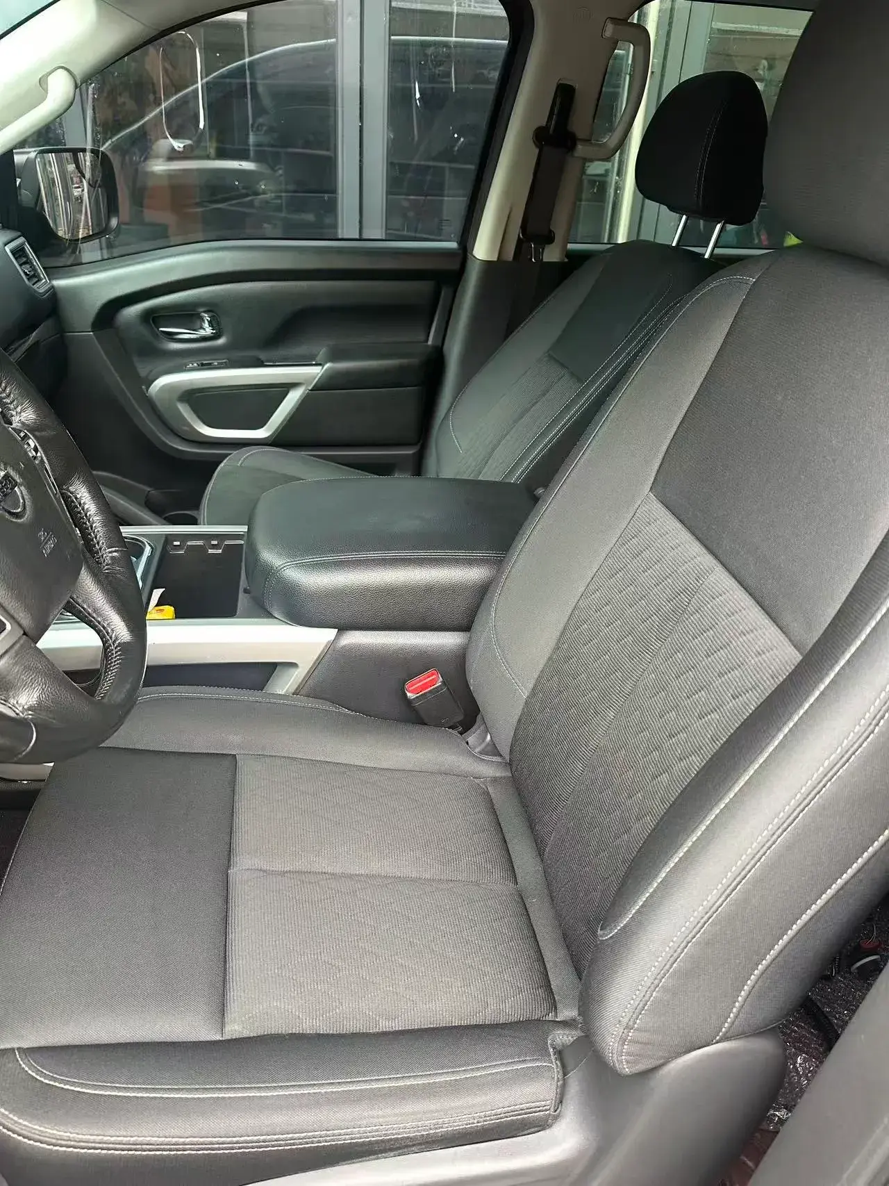 2019 VOLVO XC40 thumbnail 3