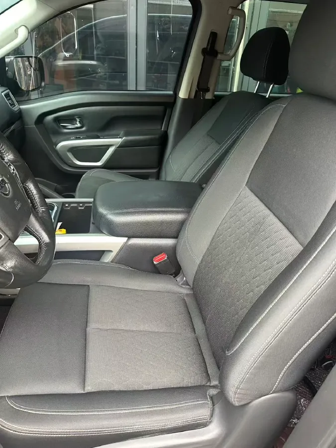 2019 Volvo XC40 2.0T 252HP L4 8AT,autocango,china used car exporter,china ev exporter,chinese used car exporter,chinese used ev exporter