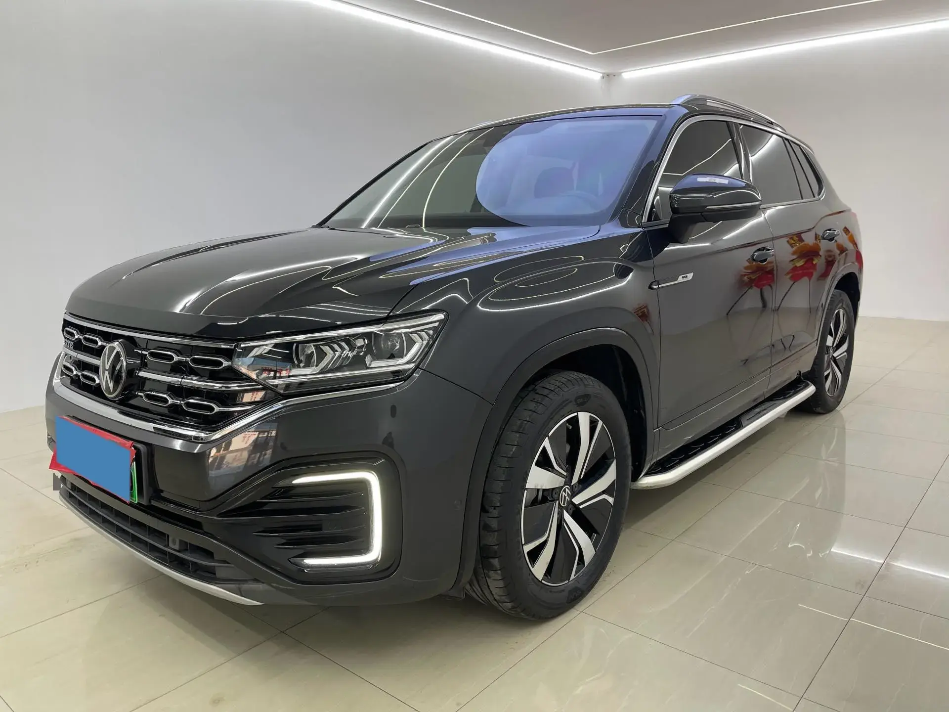 2020 VOLKSWAGEN TAYRON view 1