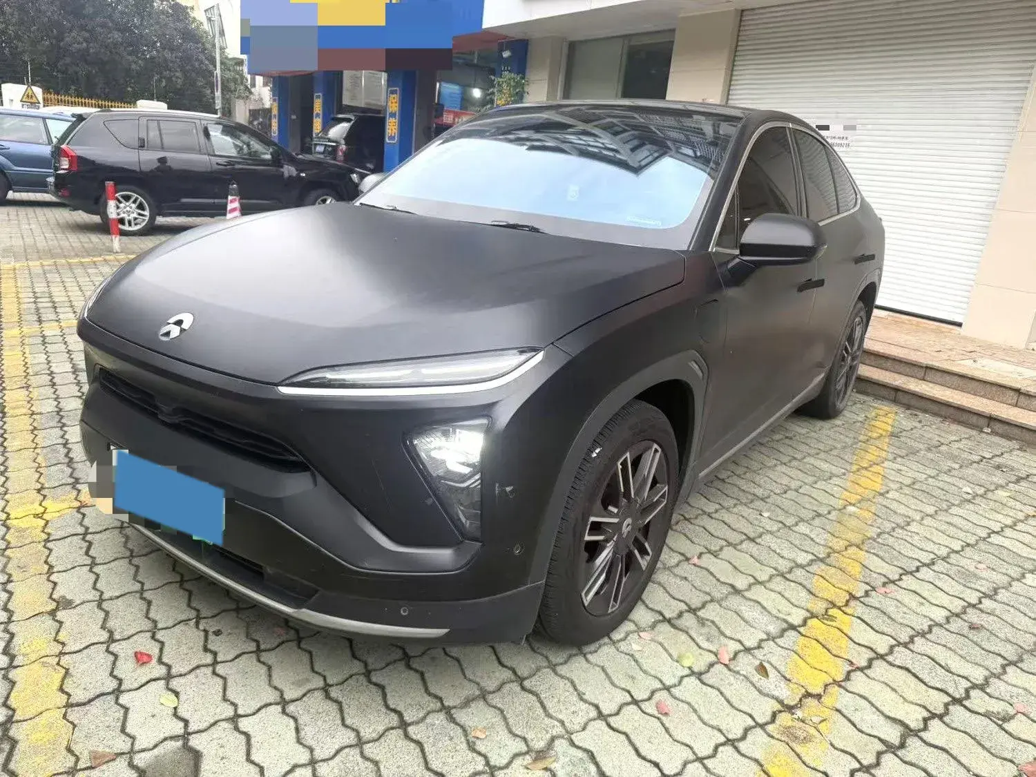 2020 NIO EC6 view 1