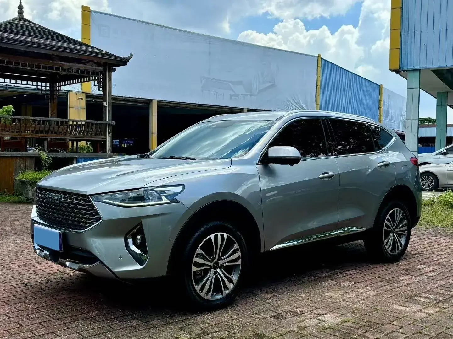 2019 HAVAL F7 view 1