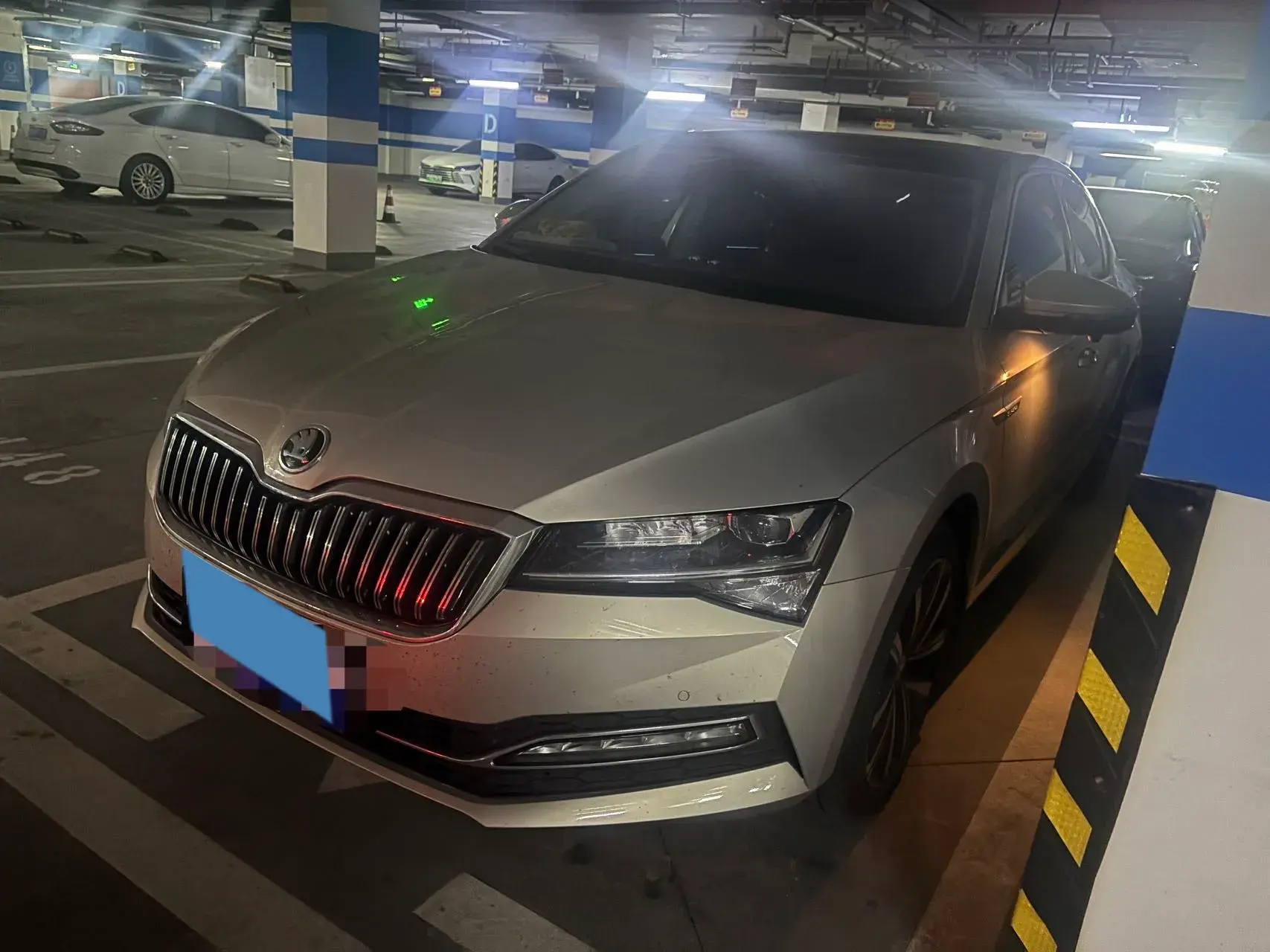 2019 SKODA SUPERB view 1