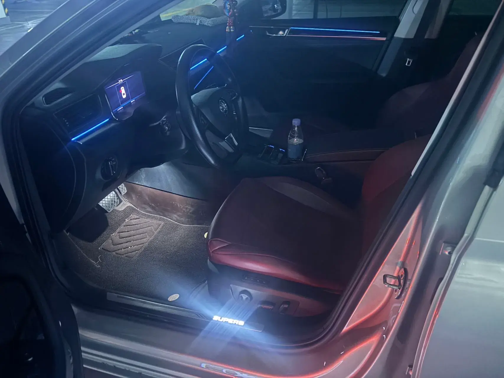 2019 SKODA SUPERB thumbnail 3