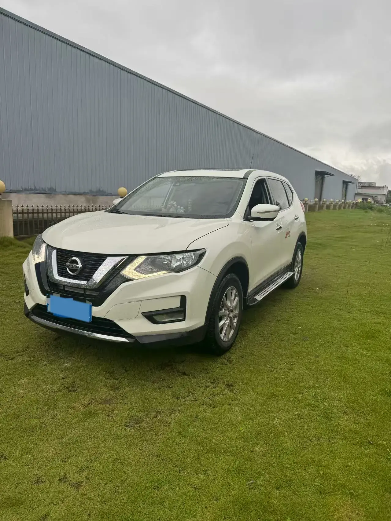 2020 NISSAN X-TRAIL view 1