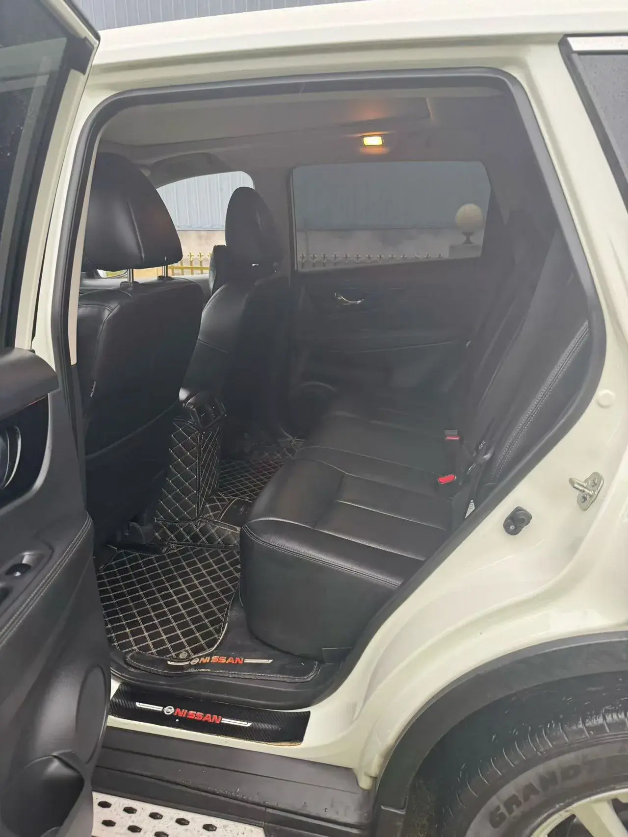 2020 NISSAN X-TRAIL thumbnail 4