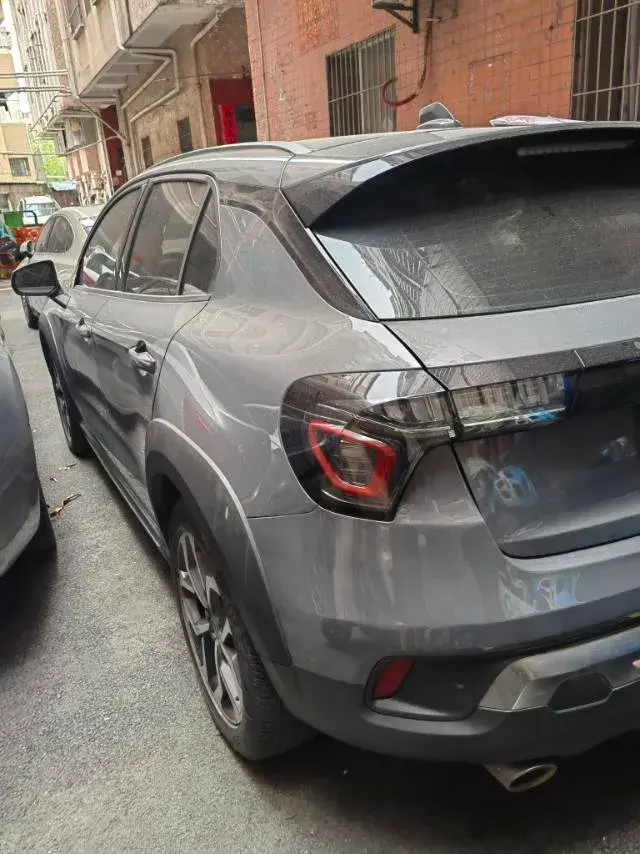 2018 LYNK&CO 02 thumbnail 2