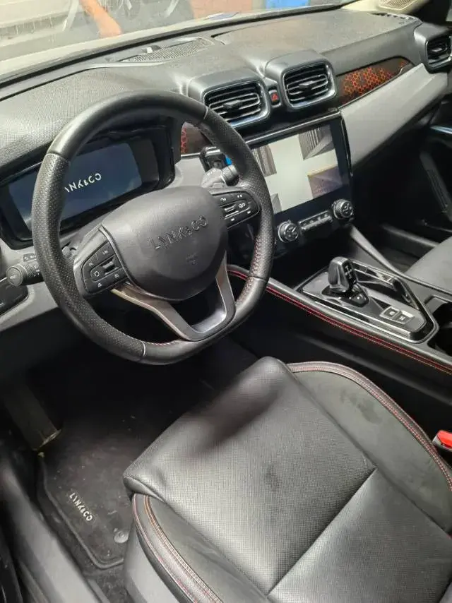 2018 LYNK&CO 02 thumbnail 3