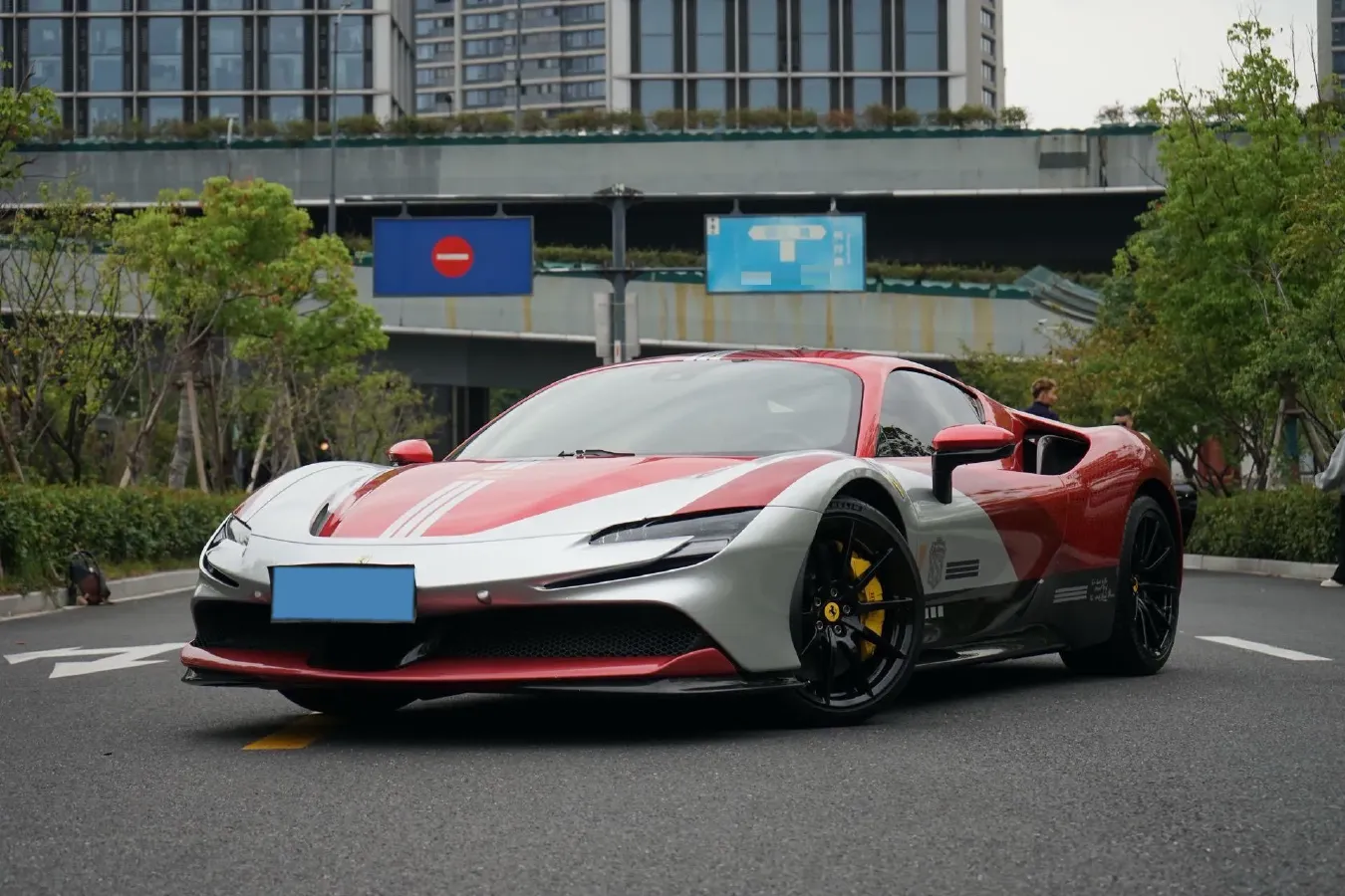 2020 Ferrari SF90 3.9T 781HP V8 8DCT PHEV 7.9KWH,autocango,china used car exporter,china ev exporter,chinese used car exporter,chinese used ev exporter
