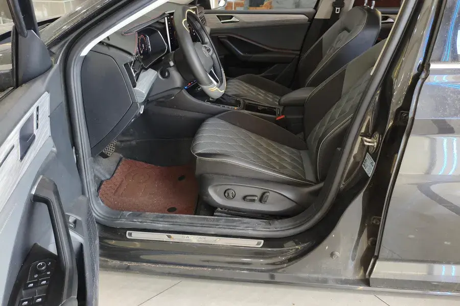 2023 VOLKSWAGEN SAGITAR thumbnail 4