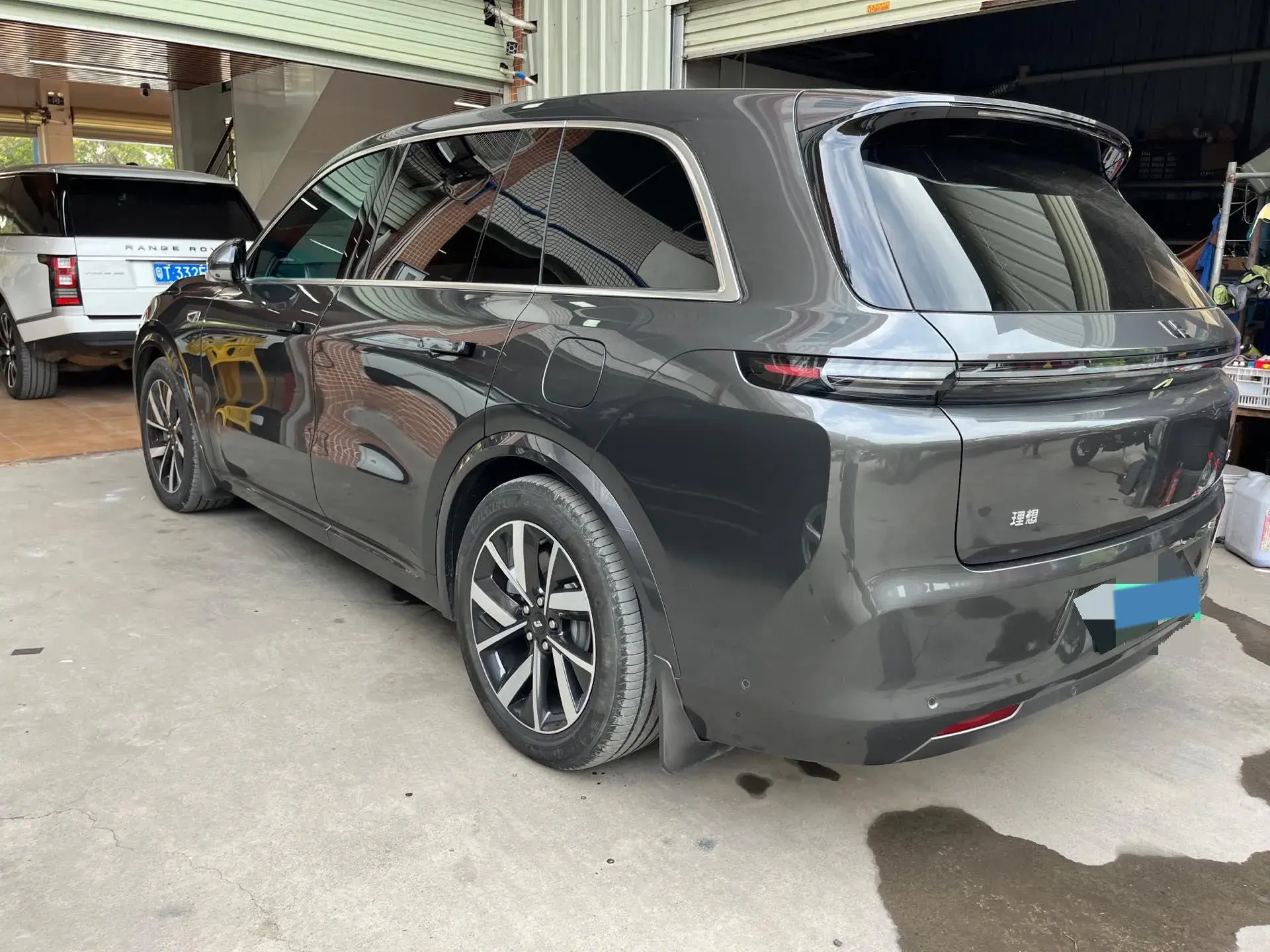 2023 LI L8 thumbnail 2