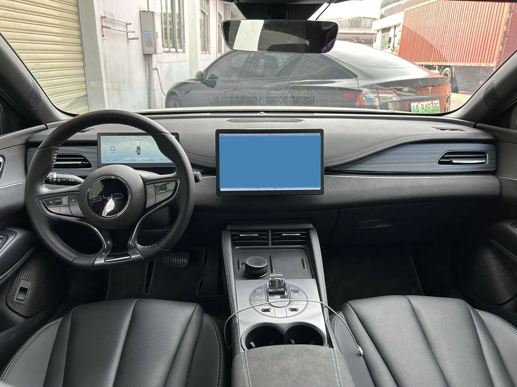 2024 BYD SEAL thumbnail 3