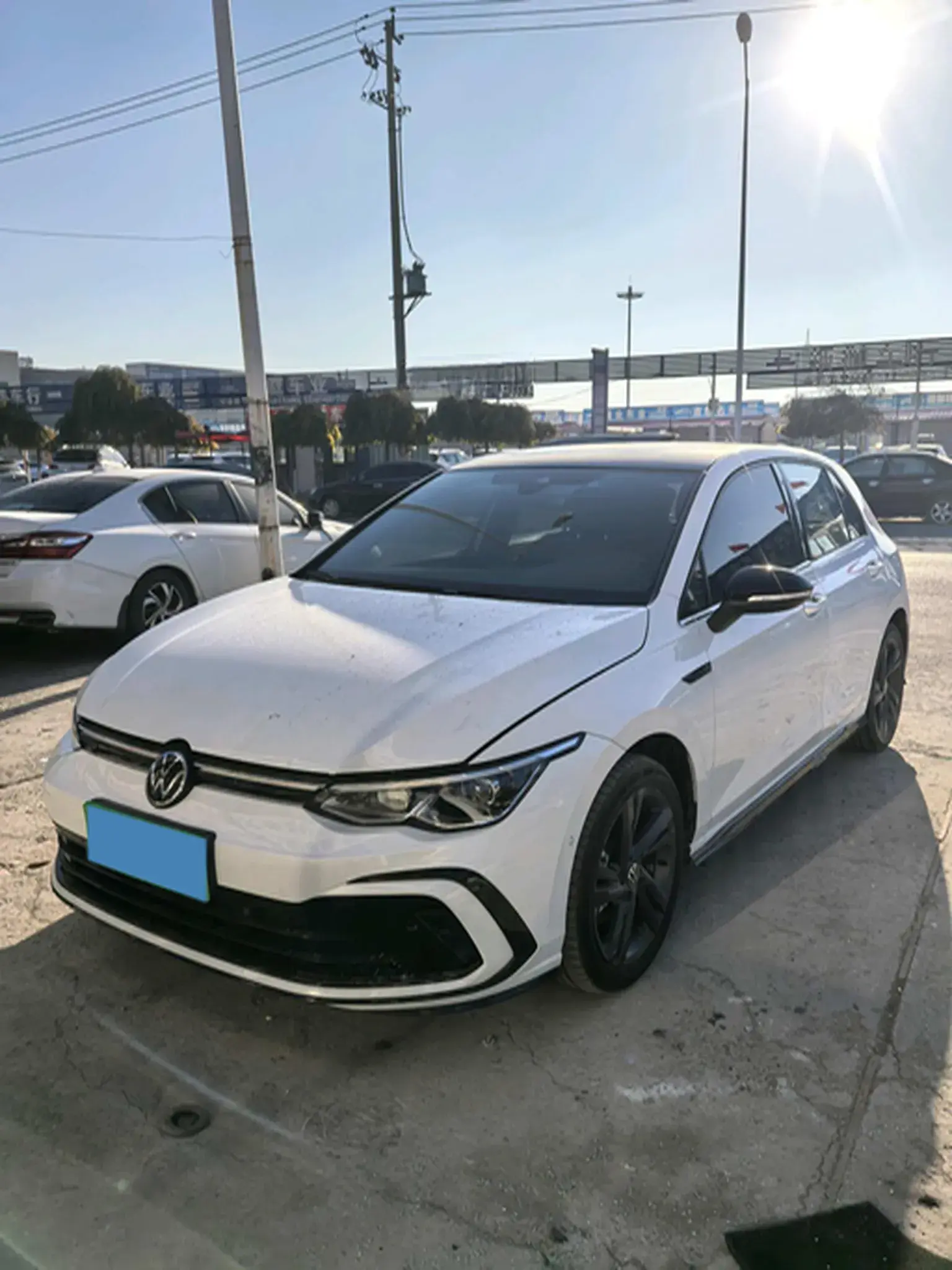 2021 VOLKSWAGEN GOLF view 1