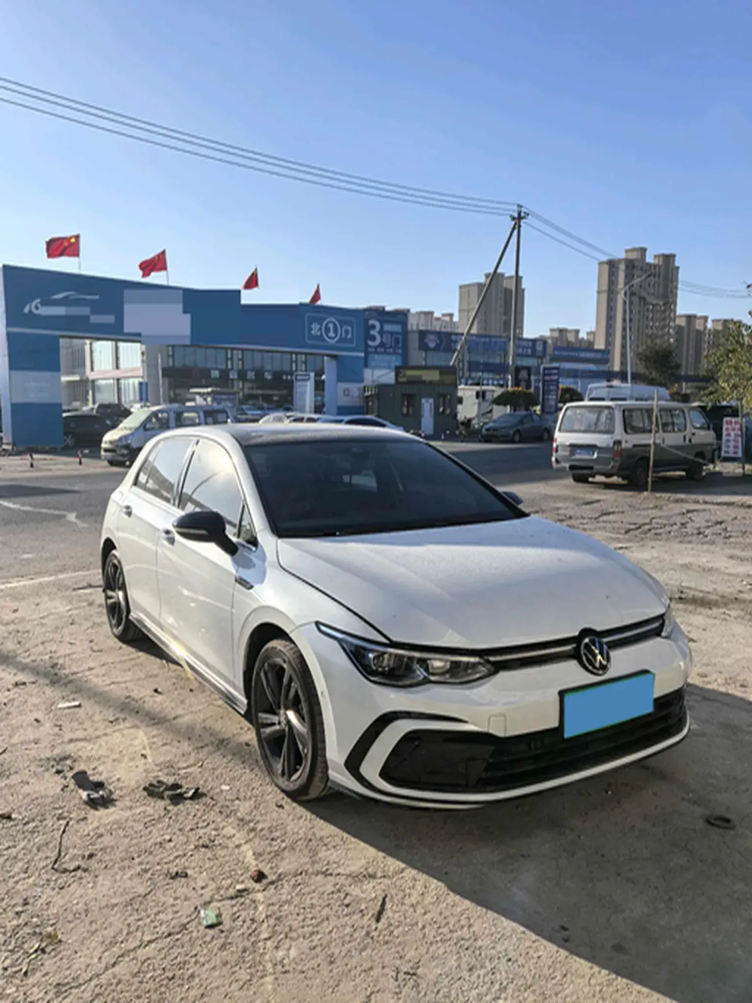 2021 VOLKSWAGEN GOLF thumbnail 3