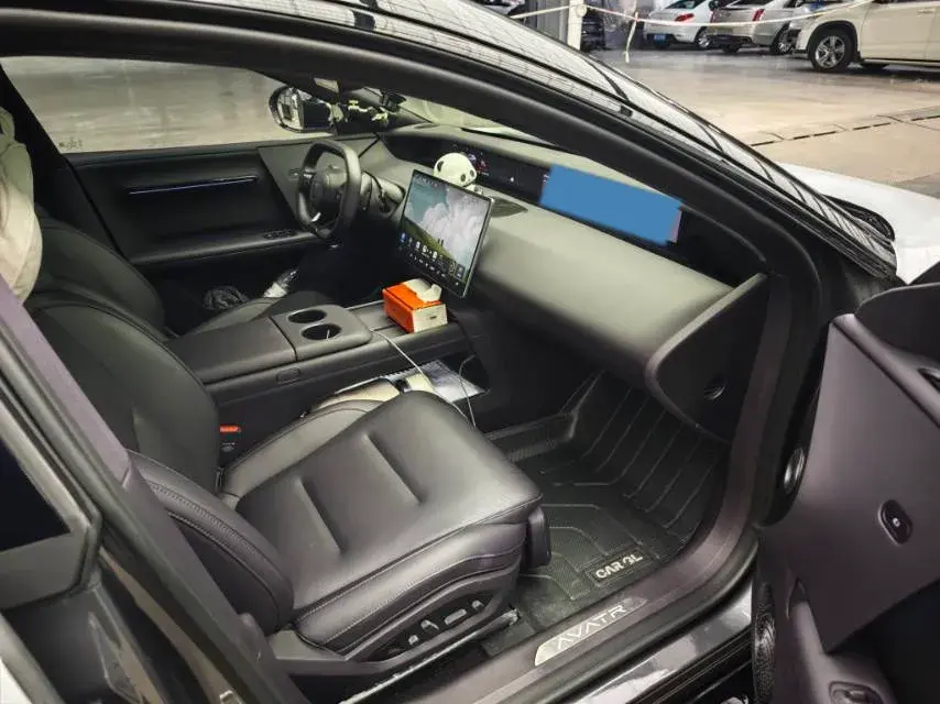 2025 AVATR 06 thumbnail 4